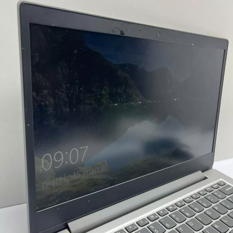laptop-lenovo-ideapad-1-amgd-6-4-gb-ram-przekatna-ekranu-1400