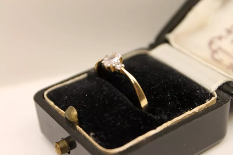 klasyczny-zloty-pierscionek-230g-p-585-r20-rodzaj-2205-2