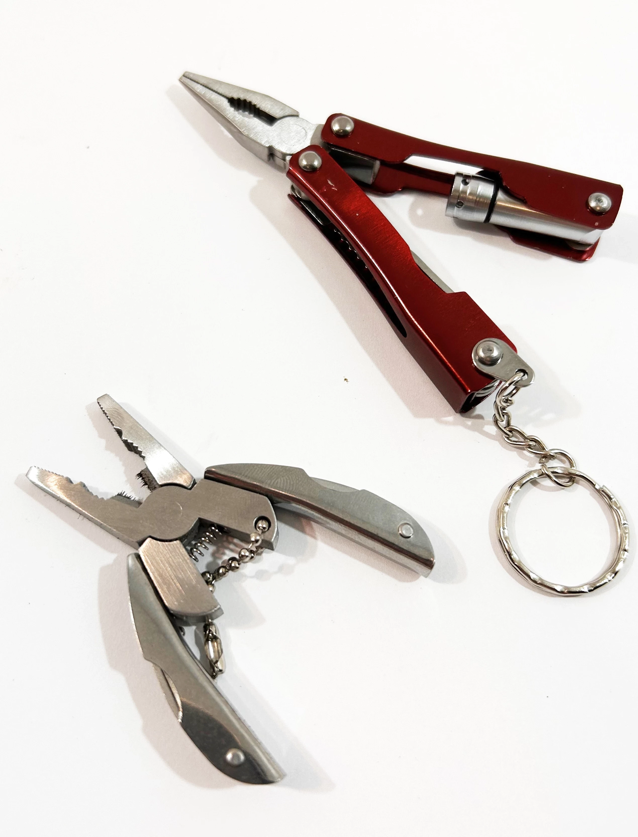 brelok-multitool-kombinerki-stan-powystawowy
