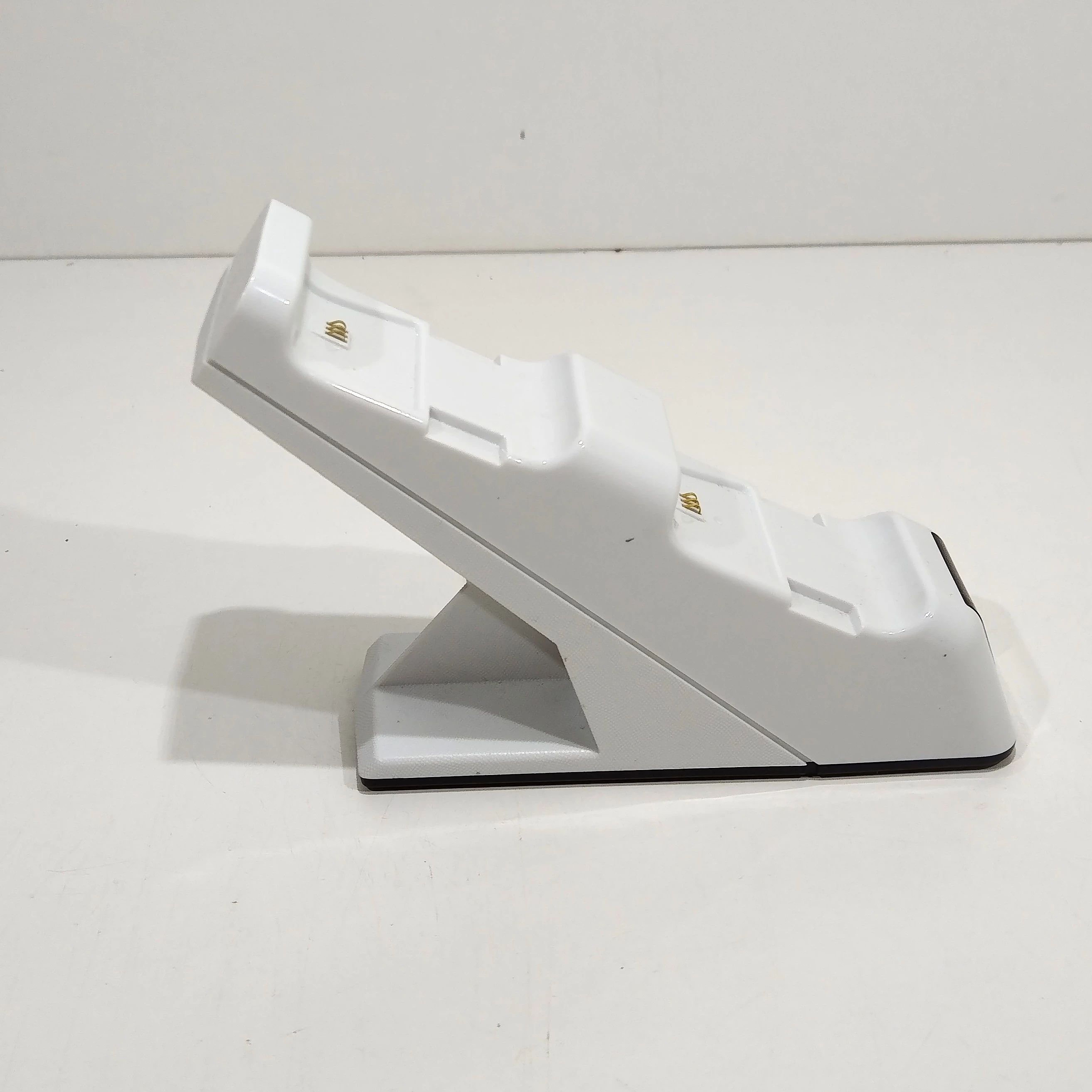 ladowarka-performance-designed-energizer-2x-do-xbox-one-bialy-stan-11323-2