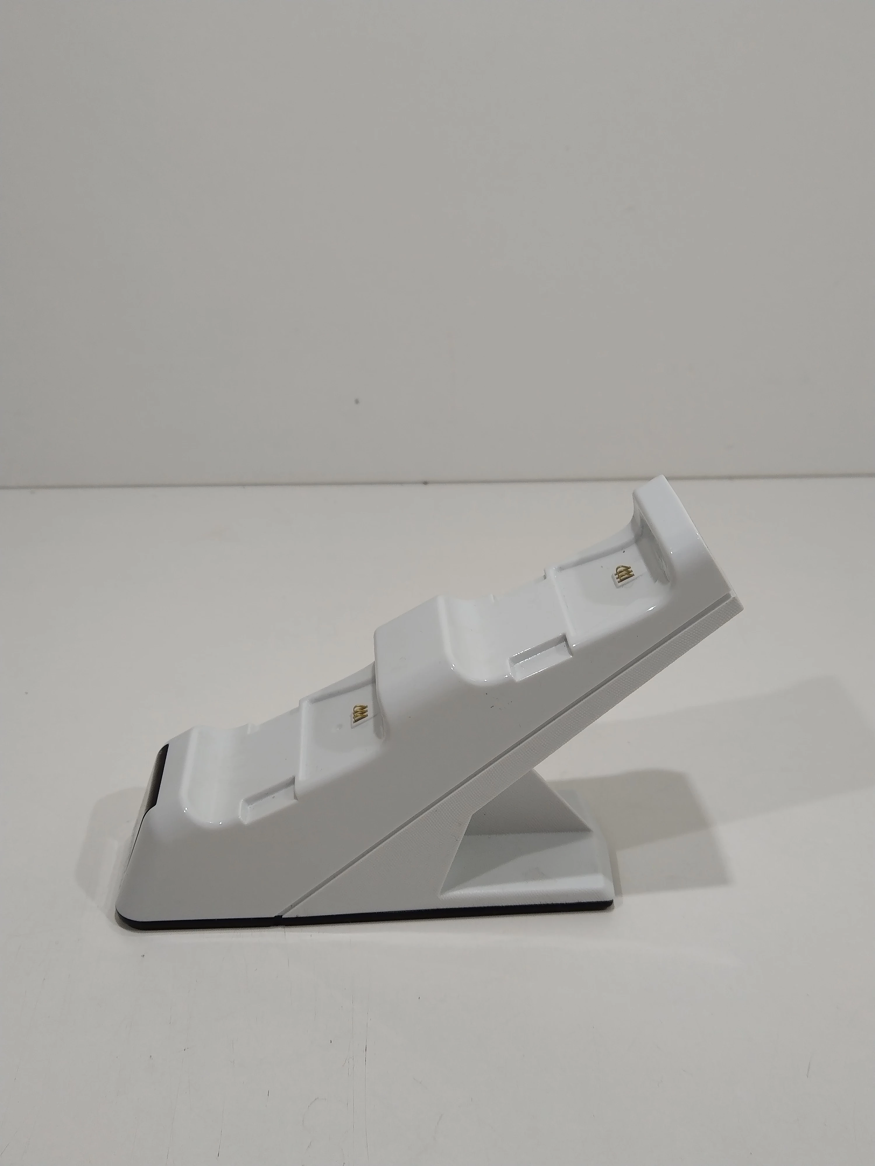 ladowarka-performance-designed-energizer-2x-do-xbox-one-bialy-ean-gtin-708056000585