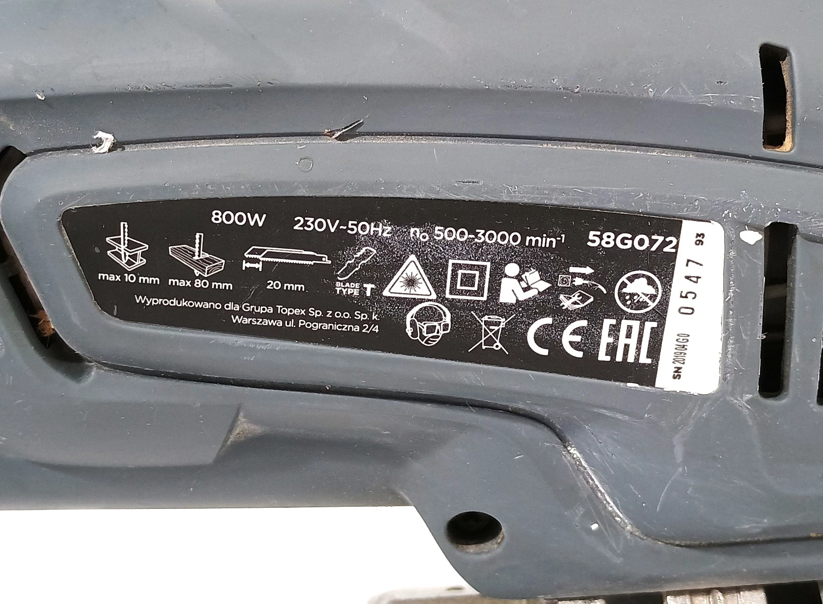 wyrzynarka-graphite-58g072-800w-mocowanie-brzeszczotu-chwyt-typu-t