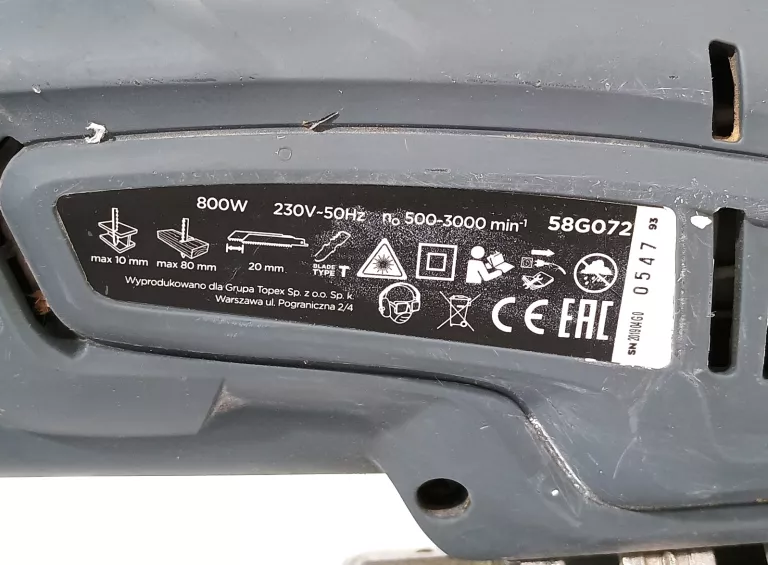 wyrzynarka-graphite-58g072-800w-mocowanie-brzeszczotu-chwyt-typu-t