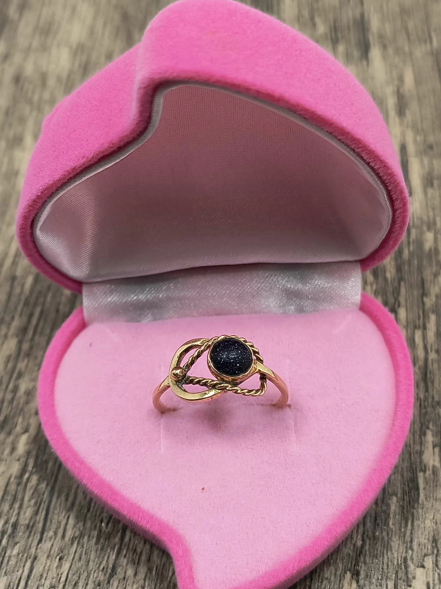 zloty-pierscionek-noc-kairu-r17-585-188g-kamien-17088-1915973