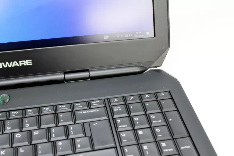 LAPTOP DELL ALIENWARE R3 17 I7/GTX 980M/256GB SSD/16 GB RAM BEZ BAT.