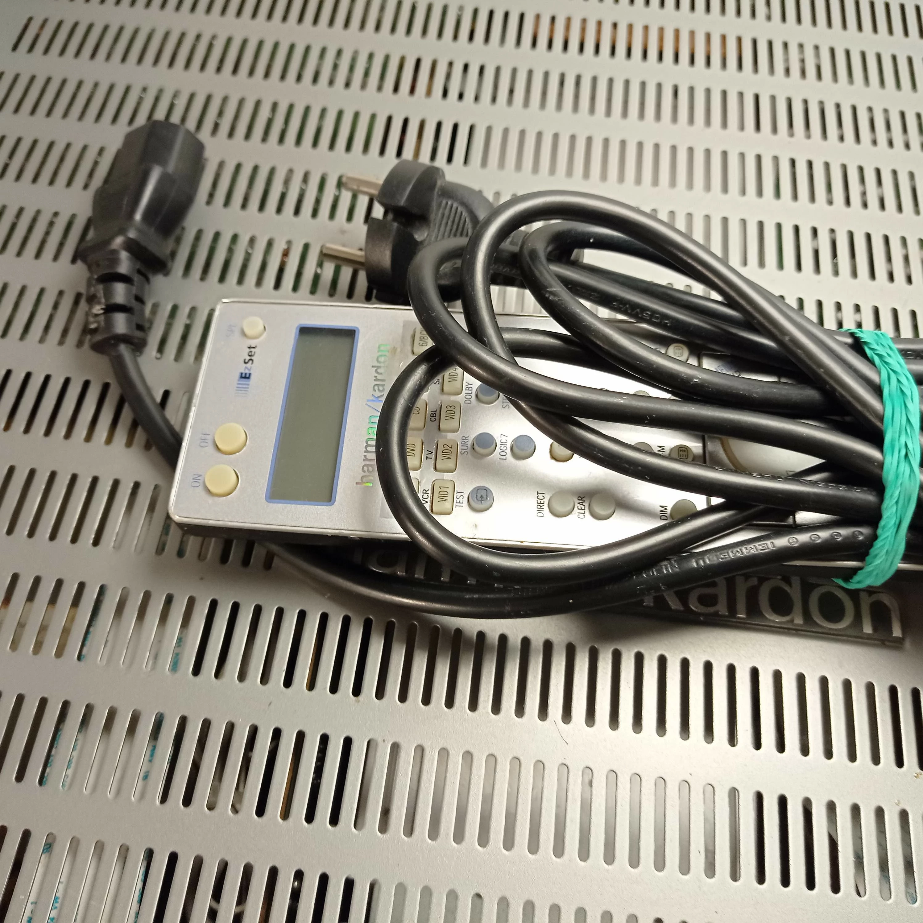 amplituner-harman-kardon-avr-630-pilot-system-dzwieku-208026-235158