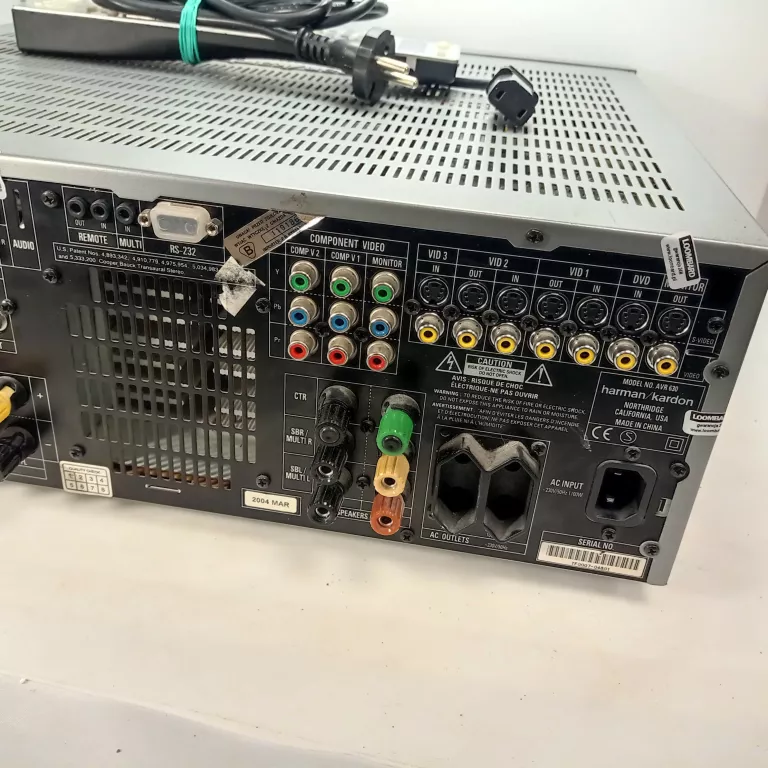 AMPLITUNER HARMAN KARDON AVR 630 + PILOT