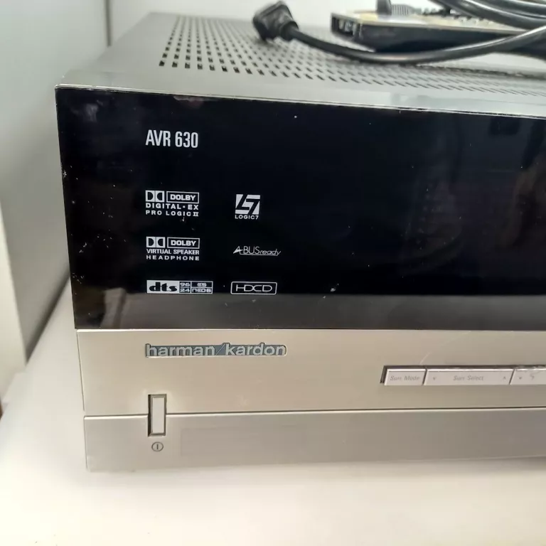 AMPLITUNER HARMAN KARDON AVR 630 + PILOT
