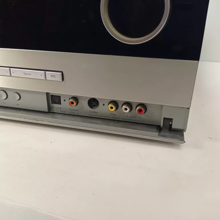 AMPLITUNER HARMAN KARDON AVR 630 + PILOT