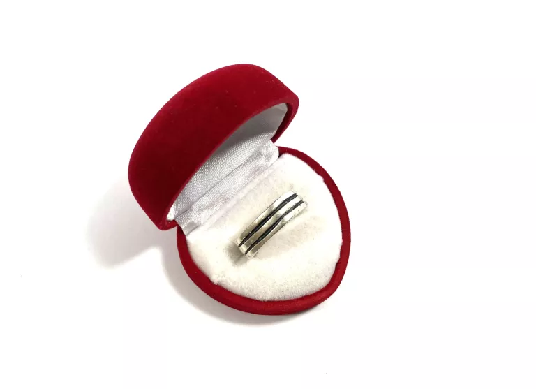 srebrny-pierscionek-925-652-r17-stan-uzywany