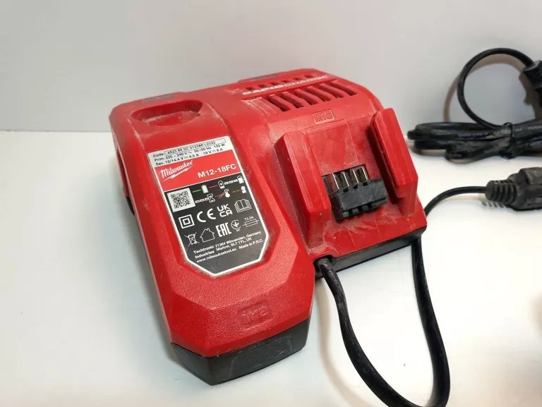 SZLIFIERKA KĄTOWA MILWAUKEE M18 FSAG125 8.0 AH