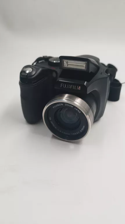APARAT FINEPIX S5800