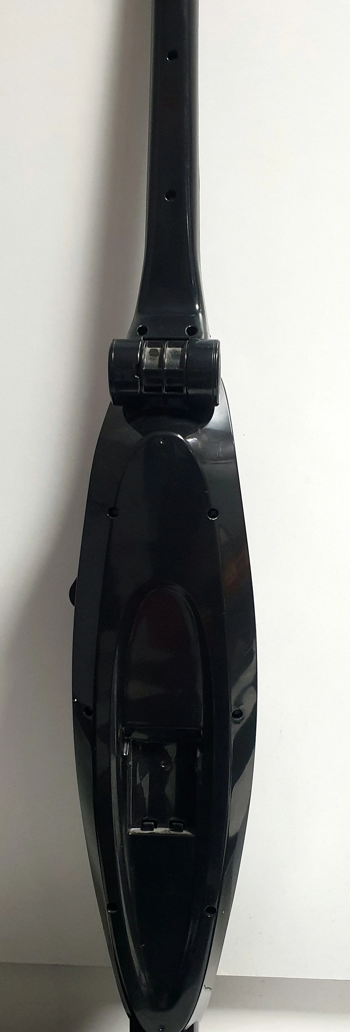 menuett-odkurzacz-reczny-2-w-1-12-v-pojemnosc-zbiornika-na-kurz-050