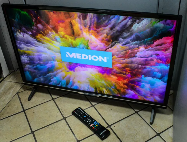 TELEWIZOR MEDION 32 CALE LIFE P13290 (MD 31290) SMART-TV + PILOT