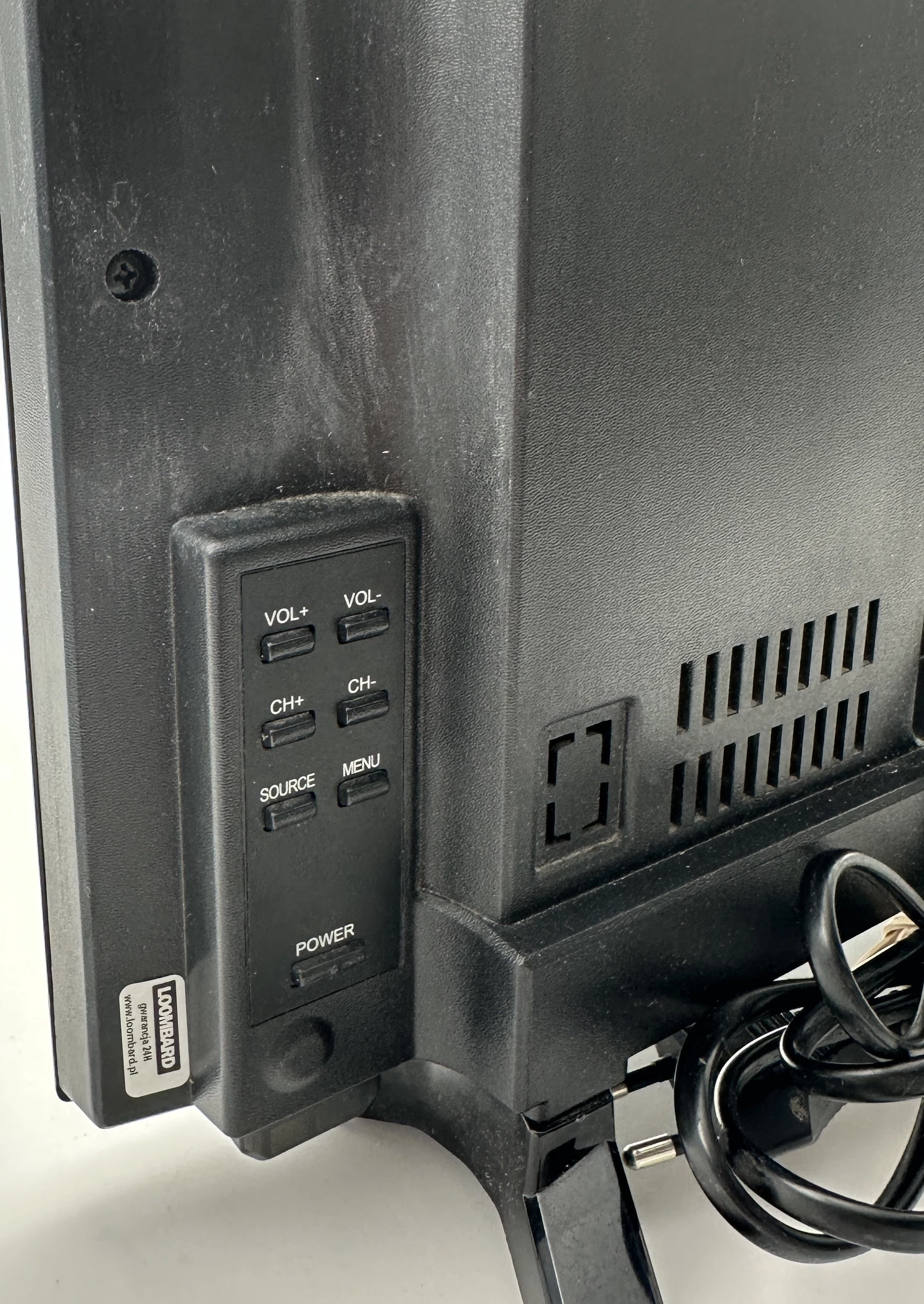 telewizor-manta-19lhn99l-19-hd-pilot-bez-nogi-uszkodzone-wejscie-przekatna-ekranu-cale-19