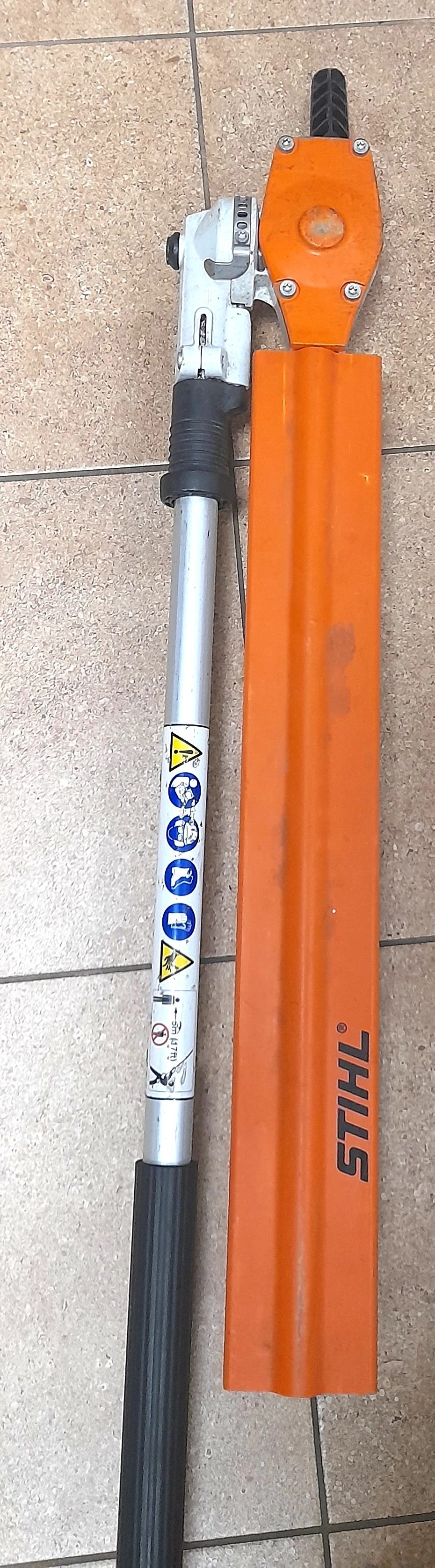 kosa-spalinowa-stihl-km-131r-nozyce-stihl-do-zywoplotu-na-wysiegniku-zasilanie-spalinowe