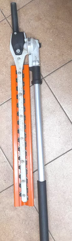 KOSA SPALINOWA STIHL KM 131R + NOŻYCE STIHL DO ŻYWOPŁOTU NA WYSIĘGNIKU