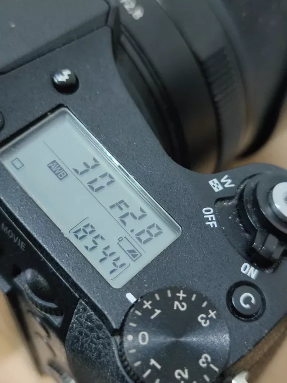 SONY RX10: APARAT CYFROWY Z OBIEKTYWEM 24 – 200 MM F2,8 20,2 MPIX