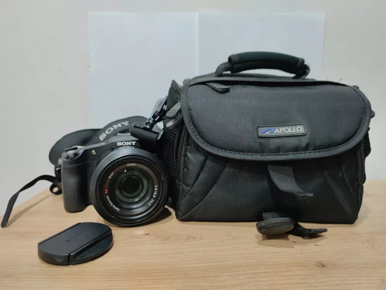 SONY RX10: APARAT CYFROWY Z OBIEKTYWEM 24 – 200 MM F2,8 20,2 MPIX
