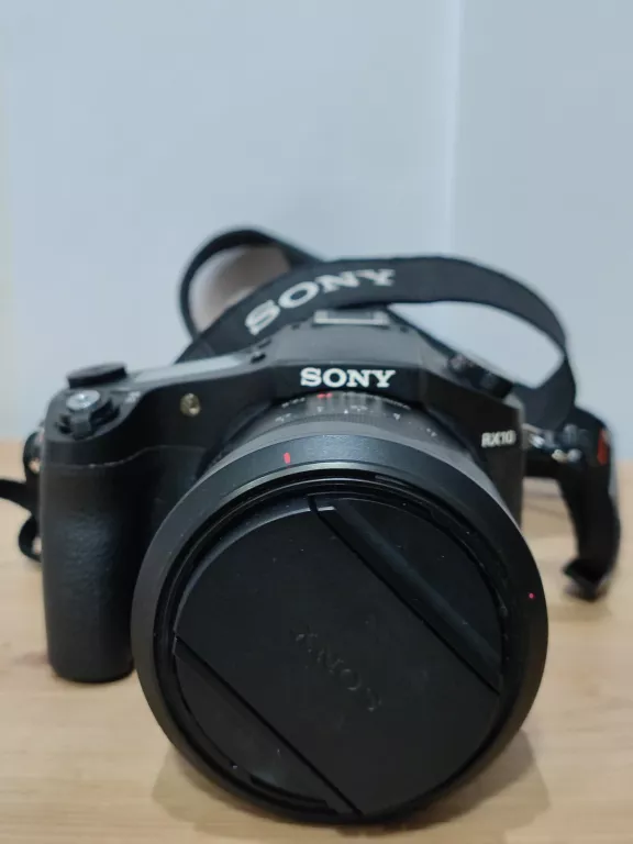 SONY RX10: APARAT CYFROWY Z OBIEKTYWEM 24 – 200 MM F2,8 20,2 MPIX