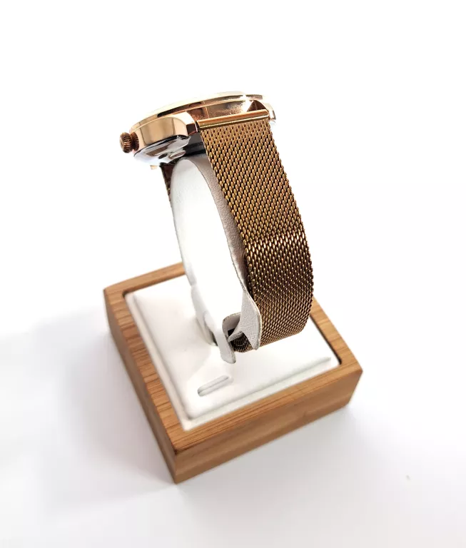 SMARTWATCH MAXCOM FW42 ZŁOTY + ŁADOWARKA