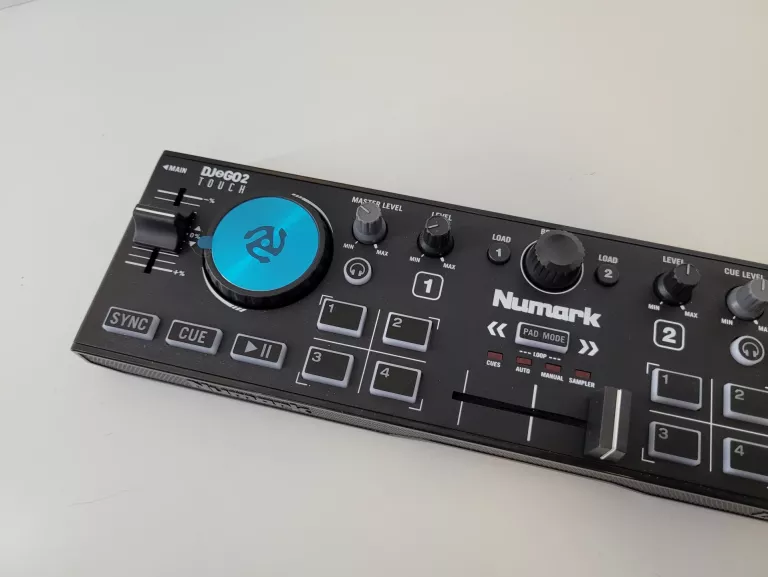 NUMARK DJ2GO2 TOUCH KONTROLER DJ MIKSER MINI KONSOLA