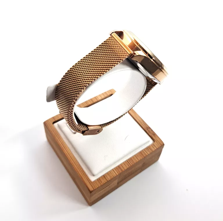 SMARTWATCH MAXCOM FW42 ZŁOTY + ŁADOWARKA