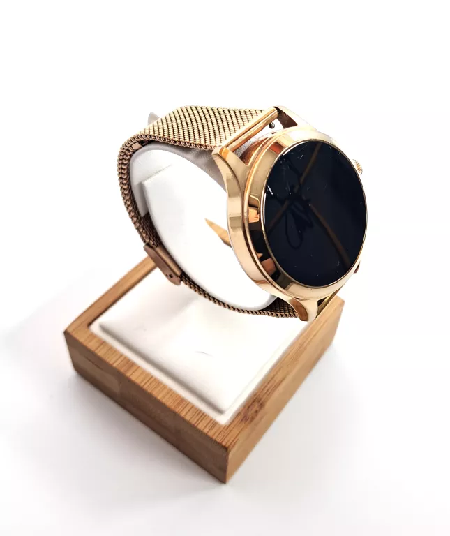SMARTWATCH MAXCOM FW42 ZŁOTY + ŁADOWARKA