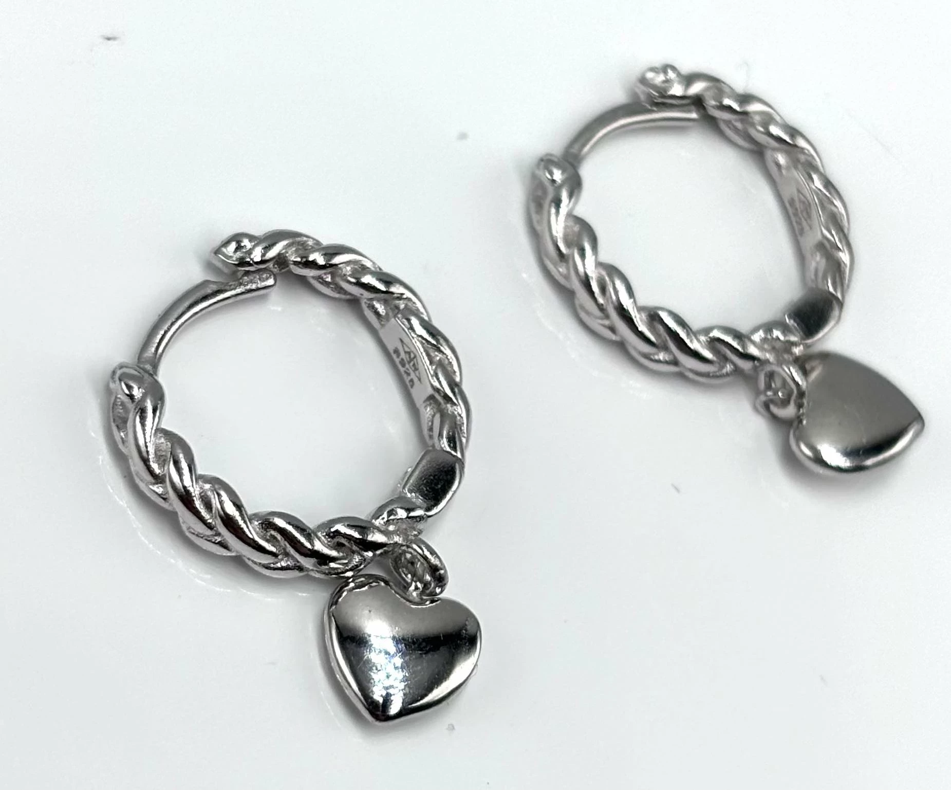 piekne-srebrne-koczyki-kolka-z-wiszacym-sercem-925-28g-stan-11323-2