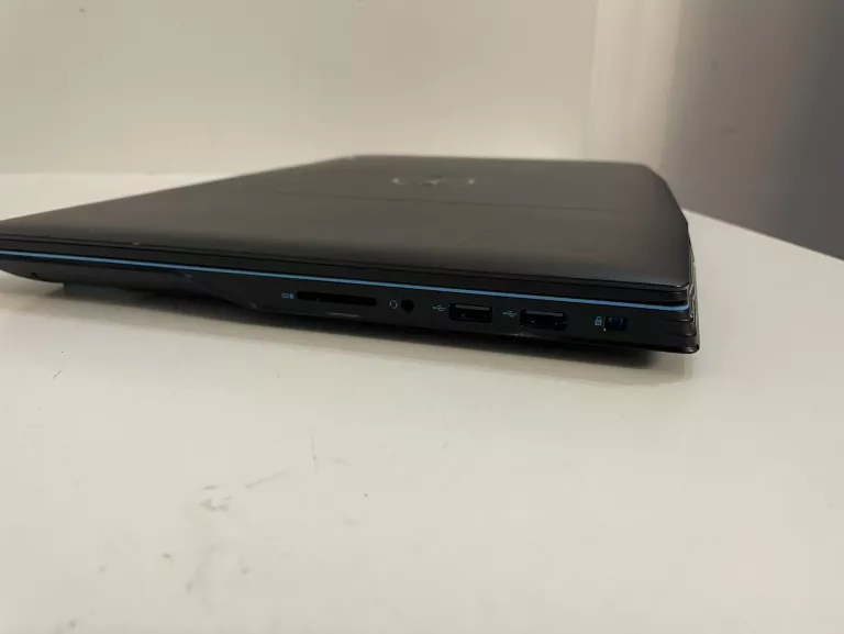 LAPTOP DELL P89F