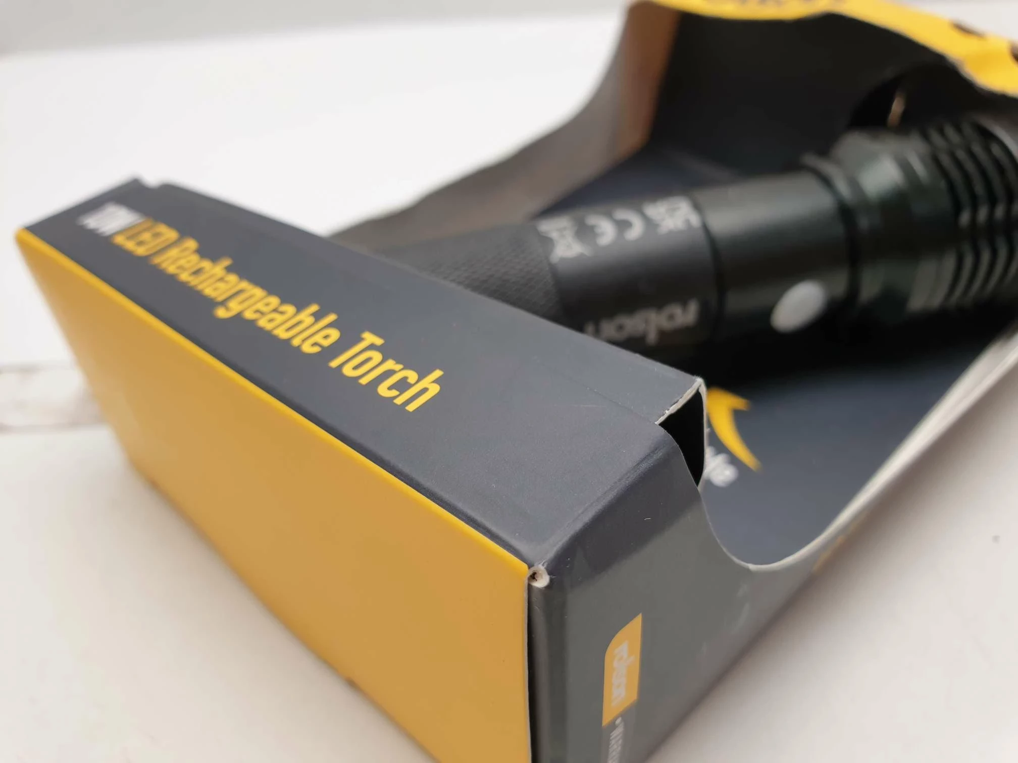 latarka-rolson-800-lumens-10w-rodzaj-klasyczna