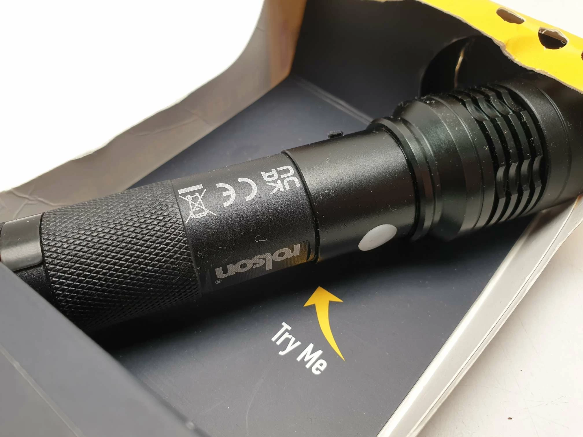 latarka-rolson-800-lumens-10w-marka-bez-marki