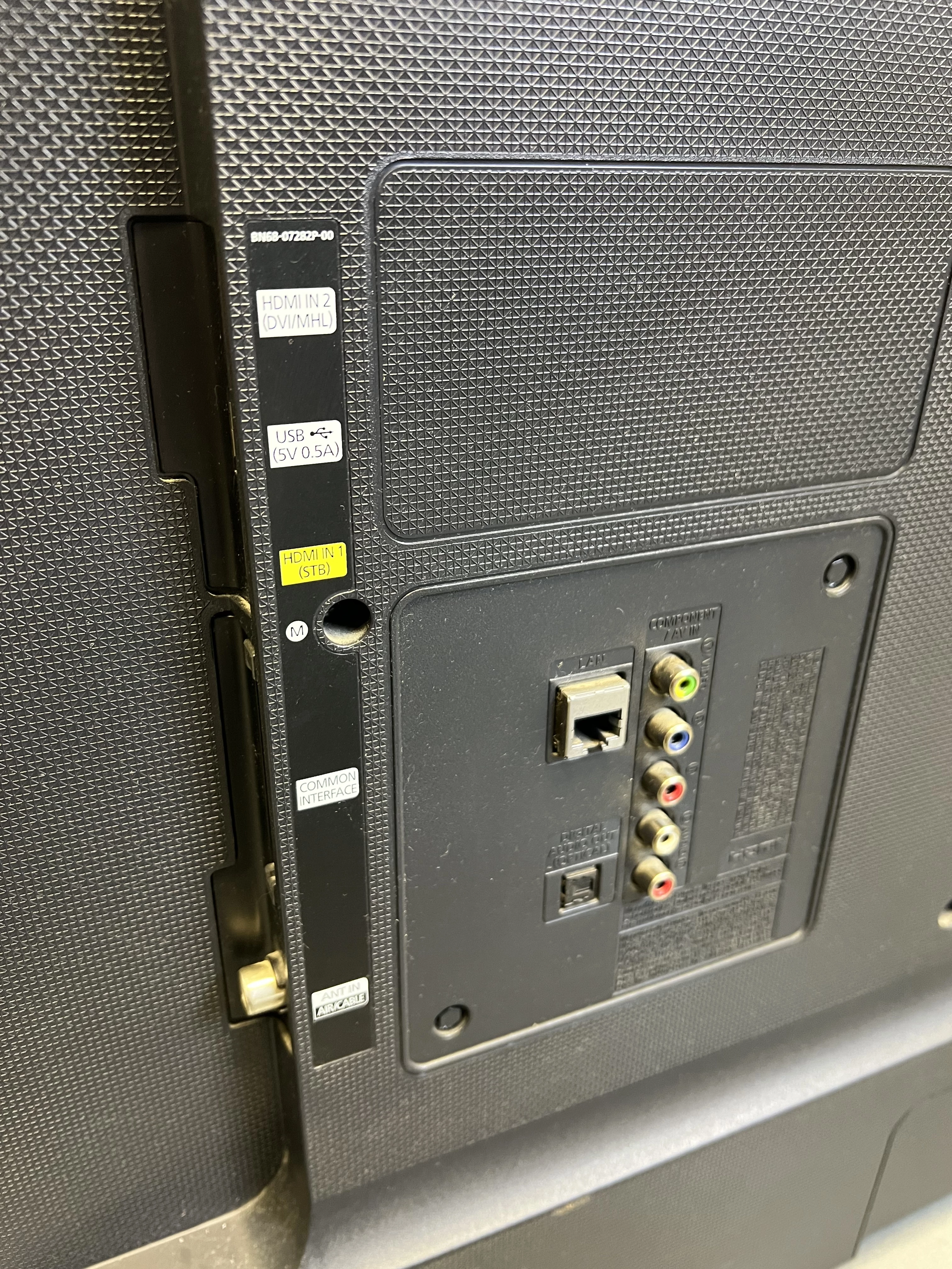 tv-samsung-ue40j5200aw-pilot-odbior-osobisty-marka-samsung