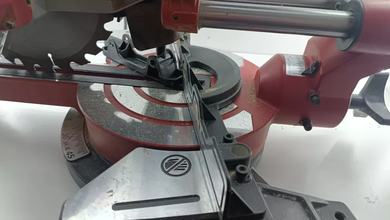 PIŁA UKOŚNA MITER SAW 009460 1800W 2021