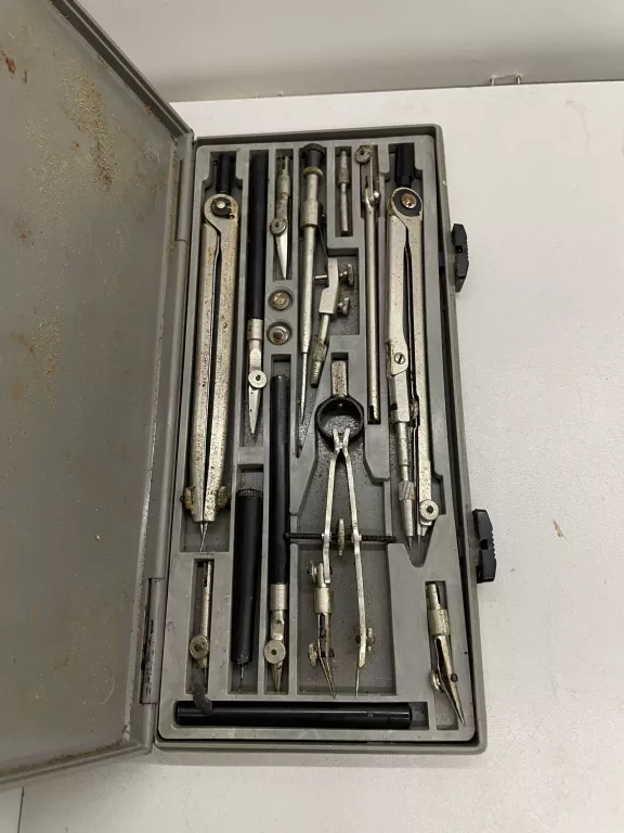 zestaw-kreslarski-cyrkle-okrzei-8-bystrzyca-klodzka