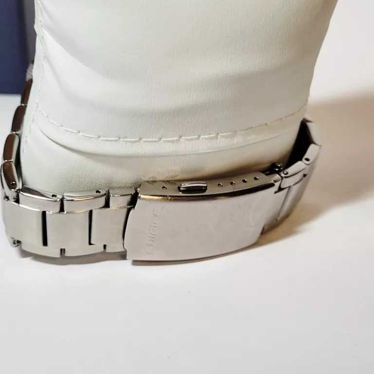 casio-edifice-efs-s550-ksztalt-koperty-inny