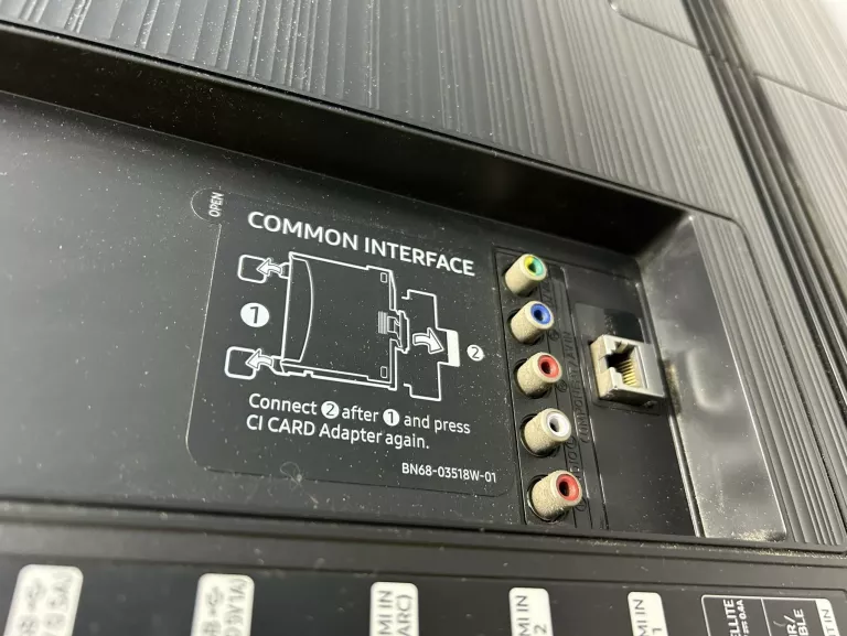 TELEWIZOR SAMSUNG UE50RU7092U