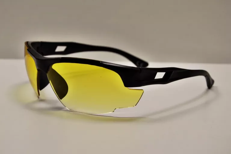 ROZJAŚNIAJĄCE OKULARY DO JAZDY NOCĄ DLA KIEROWCÓW SPORTOWE DR-3141-C2