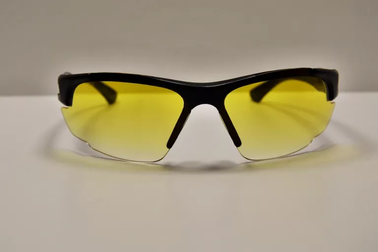 ROZJAŚNIAJĄCE OKULARY DO JAZDY NOCĄ DLA KIEROWCÓW SPORTOWE DR-3141-C2