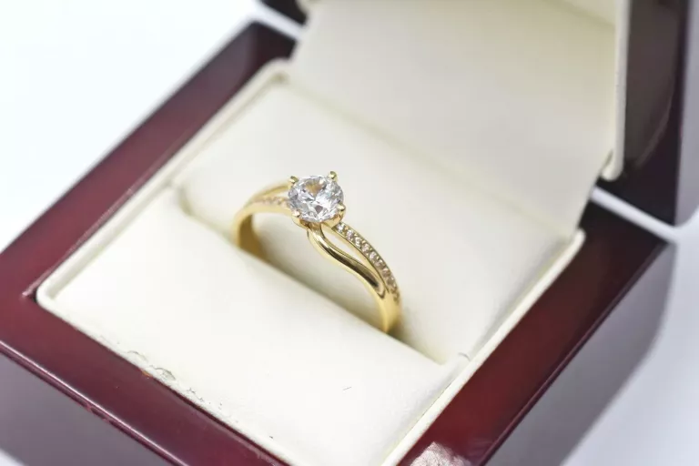 UNIKATOWY ZŁOTY PIERŚCIONEK Z CYRKONIAMI P585 14K 2,34G R21