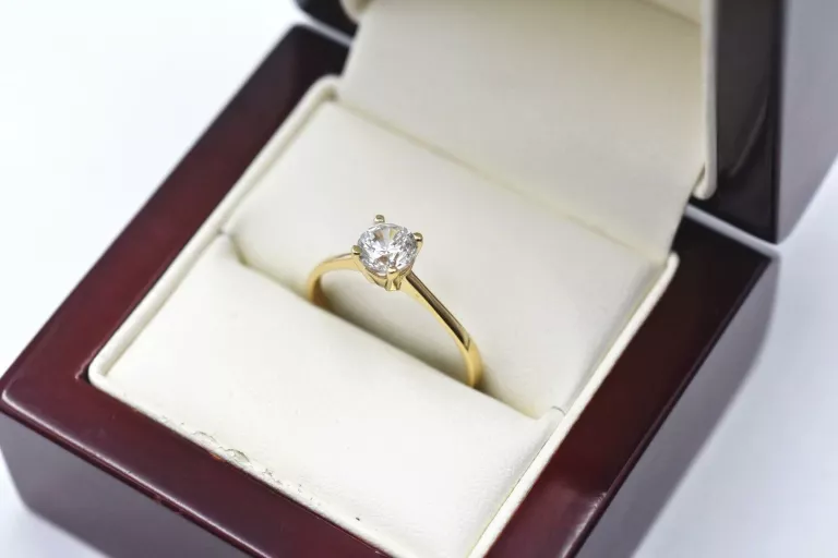 ŚLICZNY ZŁOTY PIERŚCIONEK Z CYRKONIĄ P585 14K 1,74G R18