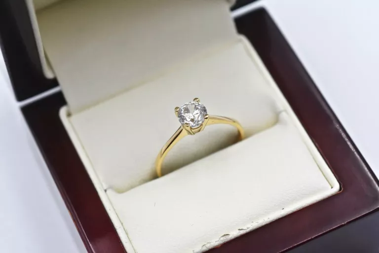 ŚLICZNY ZŁOTY PIERŚCIONEK Z CYRKONIĄ P585 14K 1,74G R18