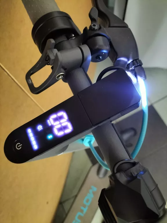 HULAJNOGA ELEKTRYCZNA MOTUS SCOOTY 10 LITE
