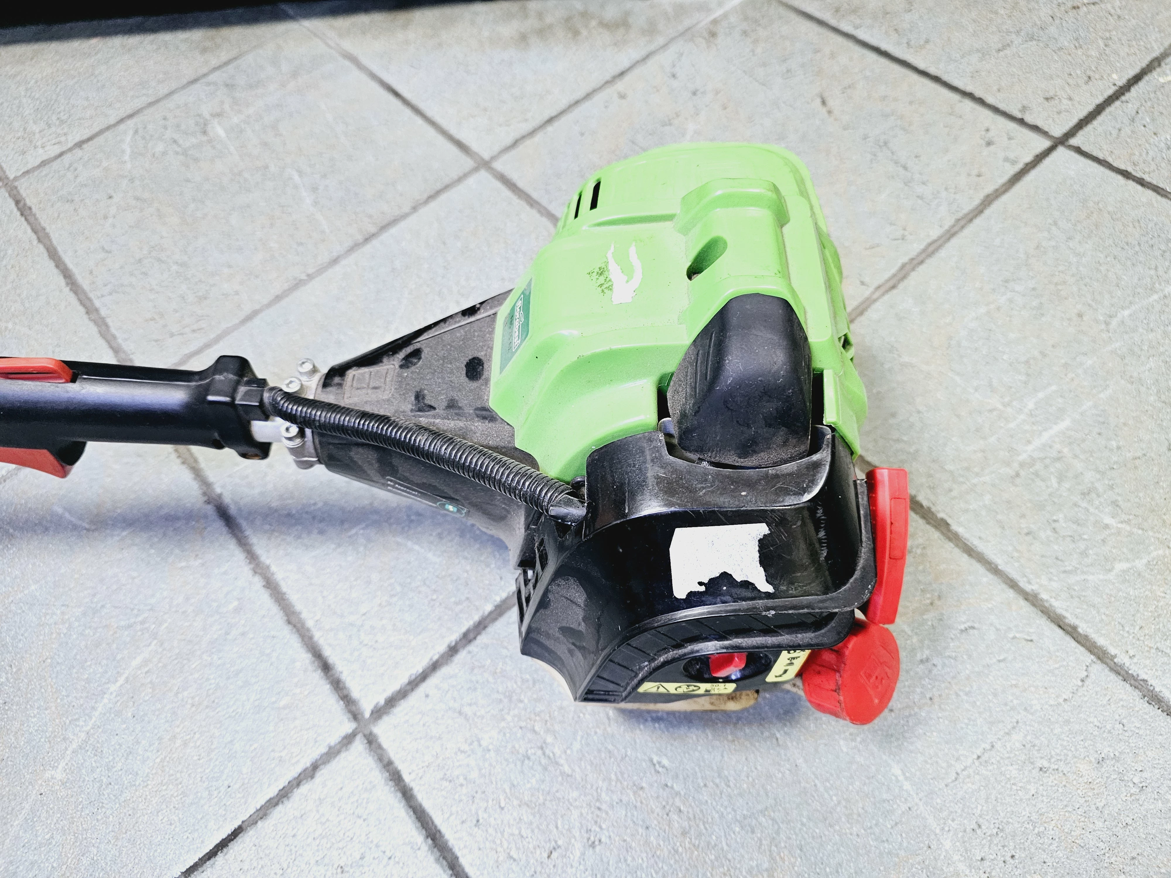 podkaszarka-florabest-fbs-25-a1-waga-narzedzia-1090