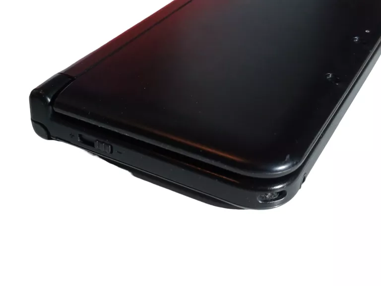 konsola-nintendo-3ds-xl-pokrowiec-kabel-gra-producent-nintendo