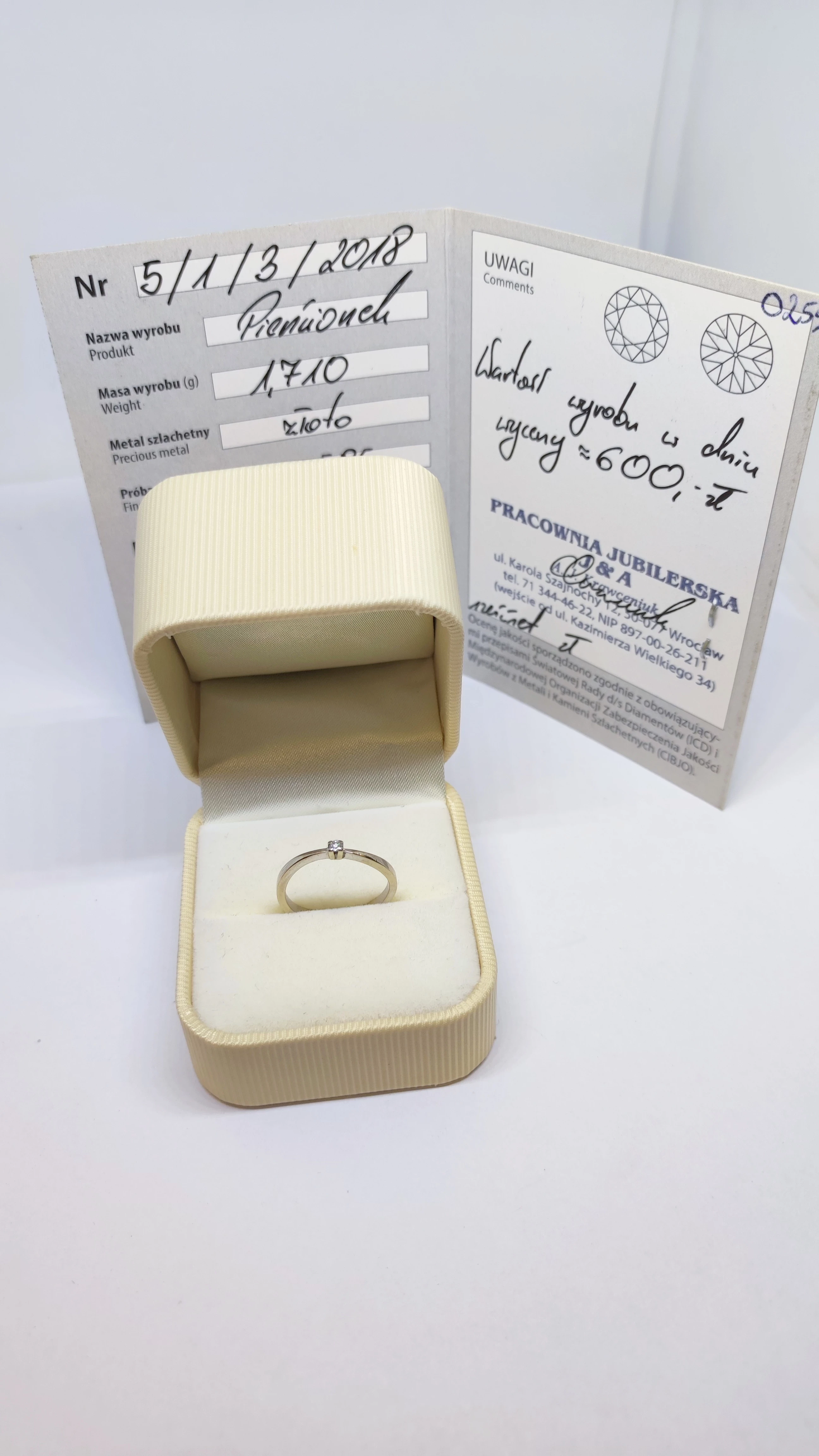pierscionek-z-bialego-zlota-14k-z-brylantem-seminaryjska-2-kielce