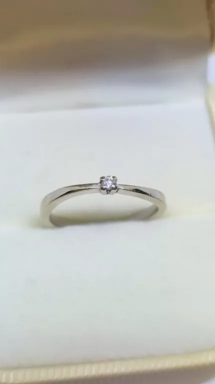 pierscionek-z-bialego-zlota-14k-z-brylantem-marka-inna-marka