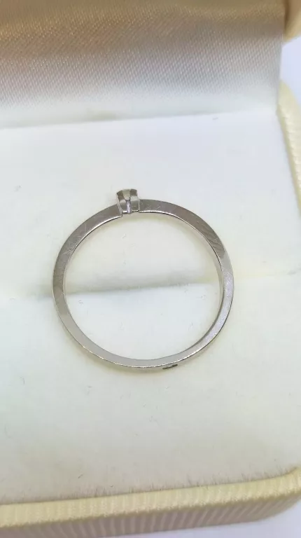 pierscionek-z-bialego-zlota-14k-z-brylantem-kamien-brylant