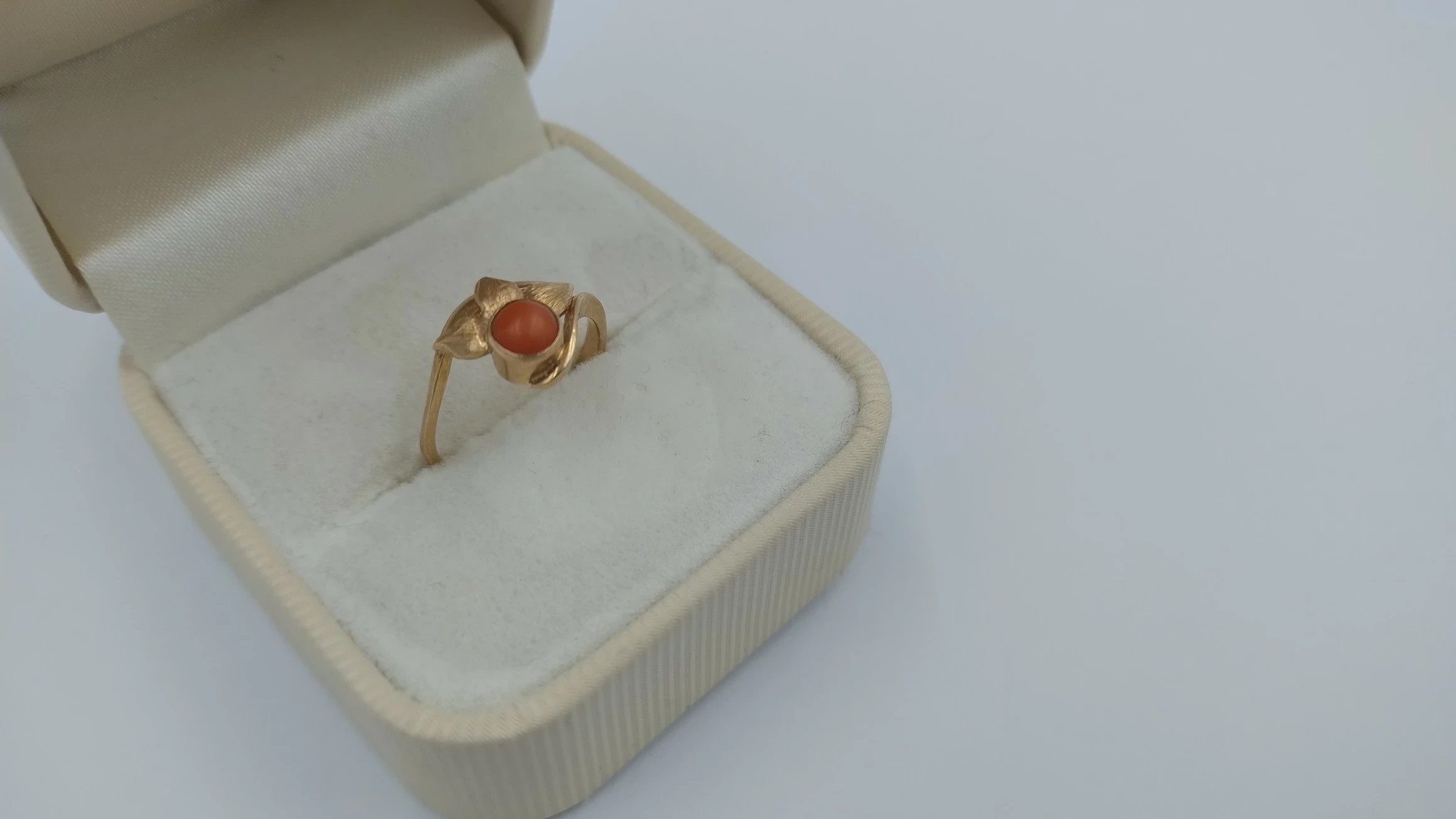 wyrob-jubilerski-uzywany-pierscionek-stan-uzywany