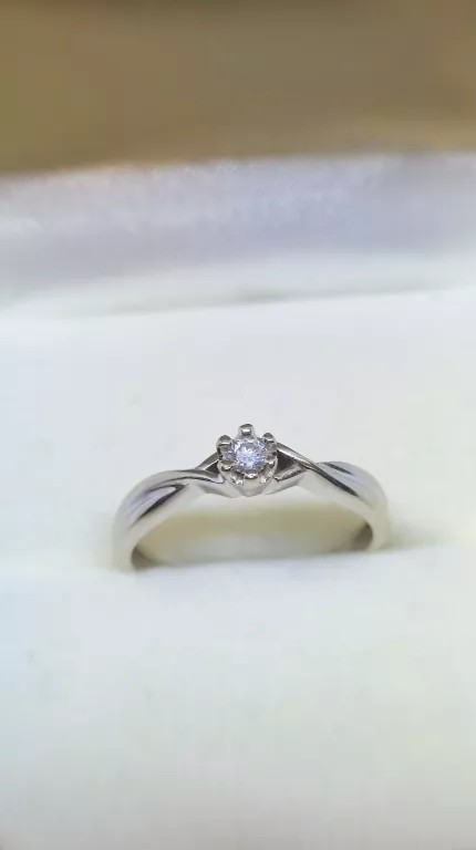 PIERŚCIONEK BIAŁE ZŁOTO 14K Z BRYLANTEM